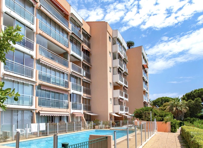 Résidence avec piscine à Cannes La Bocca, proche mer